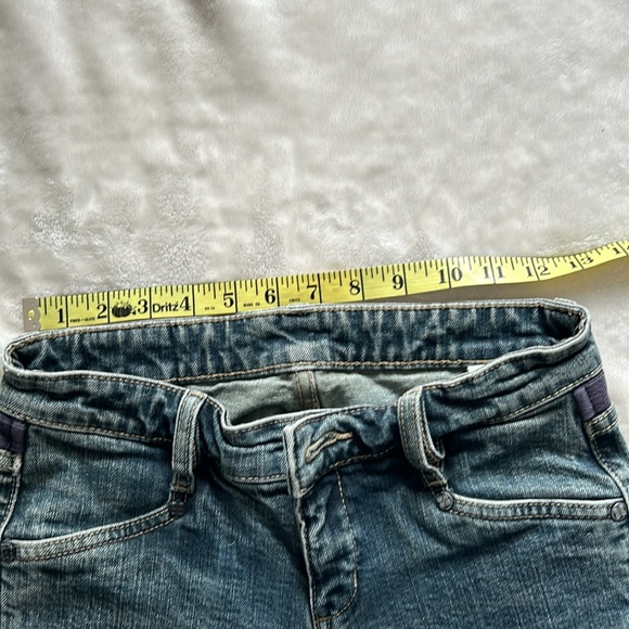 BCBG Max Azria Capri Jeans Size 26 - Picture 7 of 8